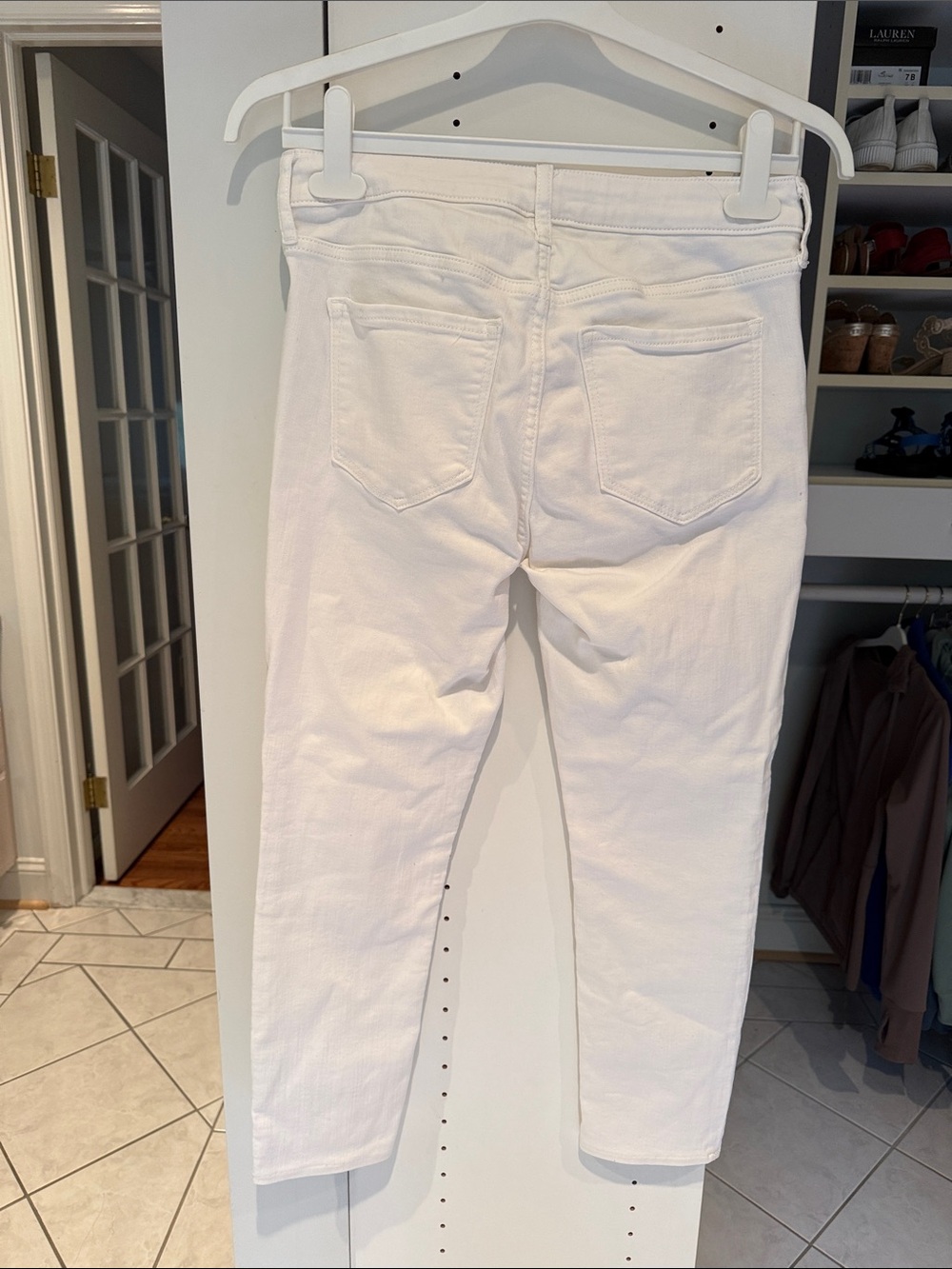 Old Navy White Women's Ankle Crop Slim Jeans - Picture 2 of 2